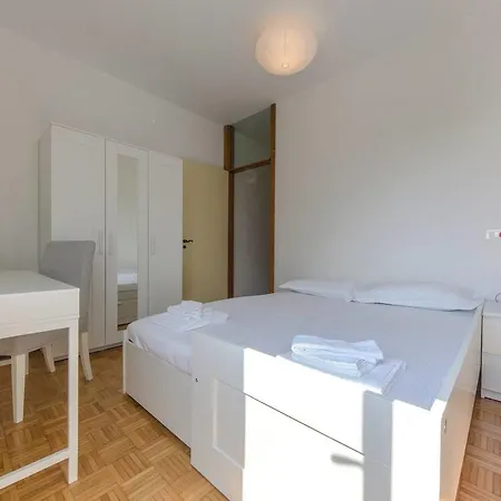 Altido Apt Suitable For Families Up To 8, With Parking Apartment *