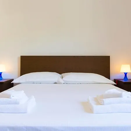 Altido Apt Suitable For Families Up To 8, With Parking *