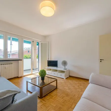 Altido Apt Suitable For Families Up To 8, With Parking *