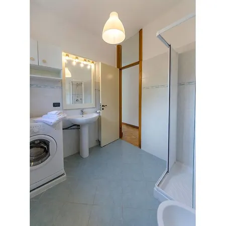 Altido Apt Suitable For Families Up To 8, With Parking *